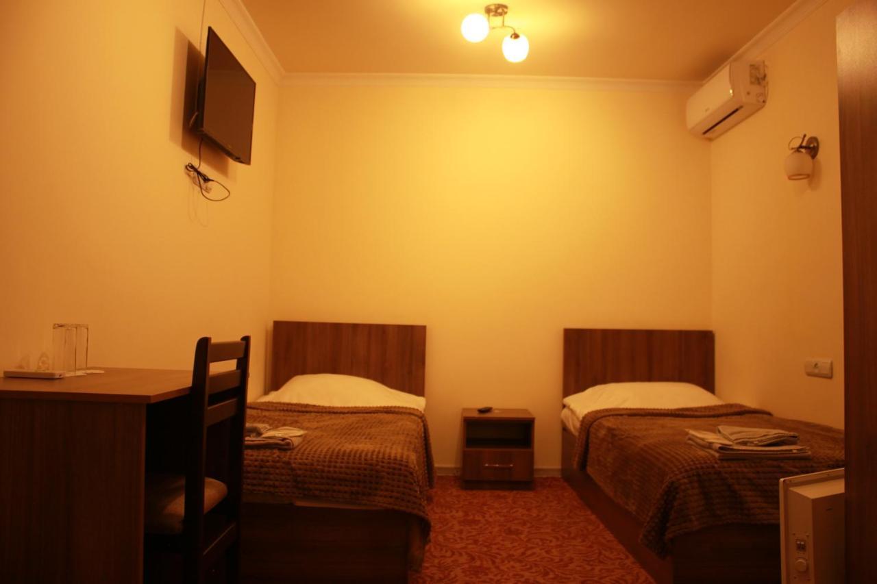 Hotel International Erévan Extérieur photo